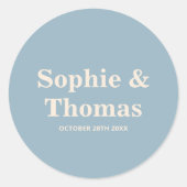 Moderne, feine Typografie Wedding Dusty Blue Runder Aufkleber (Vorderseite)