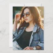 Moderne, fett blaue Foto Graduierungspartei Einladung (Rückseite)