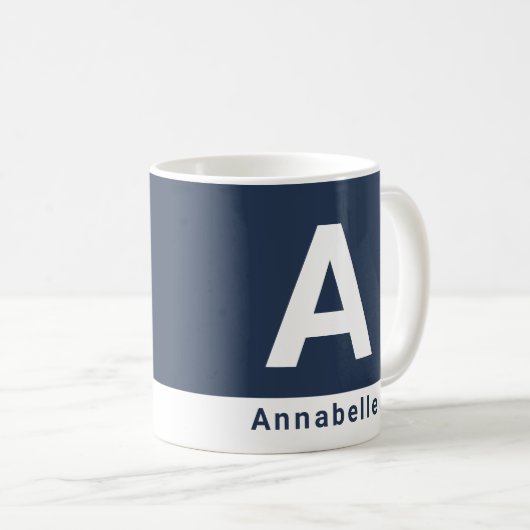 Moderne fette Farbblocknacht blauer personalisiert Kaffeetasse (VorderseiteRechts)