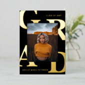 Moderne, fette Letters Black Gold Foto Abschluss Folieneinladung (Stehend vorne)