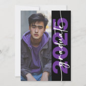 Moderne fette Lila Typografie-Grad-Ankündigung Einladung (Vorderseite)