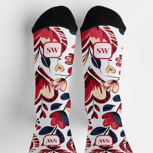 Moderne fette rote Herzen & blumenmonogramm Socken (Oben)