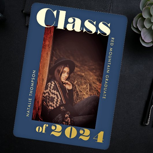 Moderne fette Typografie 2024 Graduation Party Nav Folieneinladung