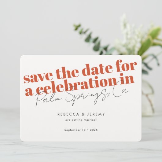 Moderne fette Typografie Orange Wedding Save The Date (Stehend Vorderseite)