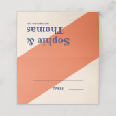 Moderne, fette Typografie Wedding Apricot Cream Na Platzkarte (Außenseite Aufgefaltet)