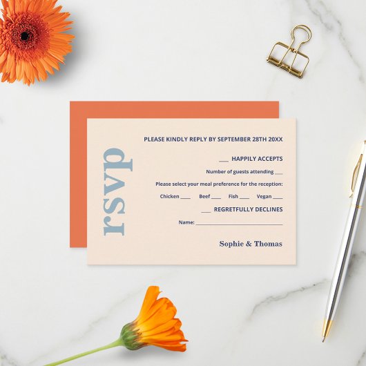 Moderne fette Typografie Wedding Dusty Blue Aprico RSVP Karte