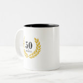 Moderne Fifty & Fabulous mit Laurel Wreath Zweifarbige Tasse (Vorderseite Links)