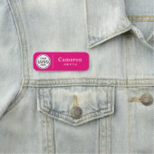 Moderne Firmenlogos - Hot-Pink-Mitarbeiter Namensschild (Beispiel)