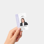 Moderne Firmenmitarbeiter-Foto-Logo-Name Lavendel Ausweis (Handheld)