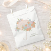 Moderne florale Regenschirm-Dusche mit farbenfrohe Geschenktütchen (Ausgeschnitten)