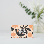 Moderne Florale Visitenkarte – QR-Code & Logo (Stehend Vorderseite)
