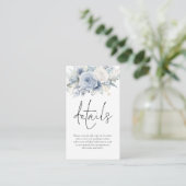 Moderne Florals QR Code Dusty Blue Wedding Details Begleitkarte (Stehend Vorderseite)