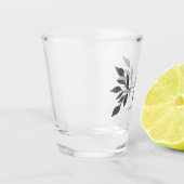 Moderne Foliage Couple Monogram Gastgeschenk Hochz Schnapsglas (Links)