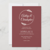 Moderne Foliage Frame Rosewood Red Wedding Einladung (Vorderseite)