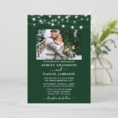 Moderne Forest Green String Lights Foto Hochzeit Einladung (Stehend Vorderseite)
