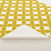 Moderne Formen aus dem Mittelalter in Mustard Yell Sherpadecke (3/4)