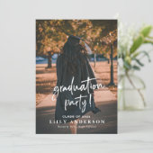 Moderne Foto Abschluss-Klasse 2025 Einladung (Stehend Vorderseite)