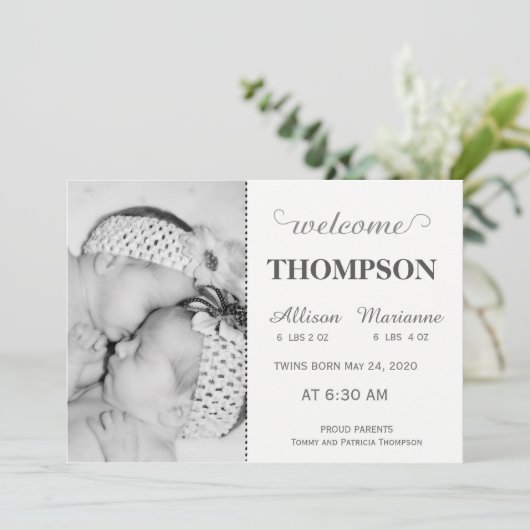 Moderne Foto Baby Announcement Card (Twins) Ankündigung (Stehend Vorderseite)