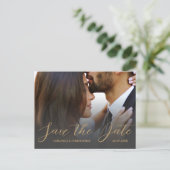 Moderne Foto Black & Gold Save the Date Hochzeit Postkarte (Stehend Vorderseite)