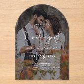 Moderne Foto Dark Overlay Script Hochzeit Acryleinladungen (Vorderseite)