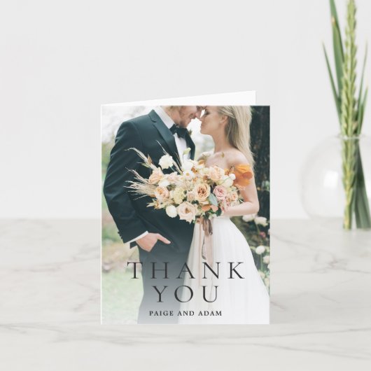 Moderne Foto-Editorial-Hochzeit Dankeskarte (Vorderseite)