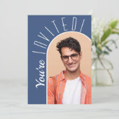 Moderne Foto Graduation Party Einladung (Stehend Vorderseite)