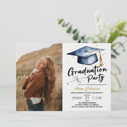 Moderne Foto-Graduierungspartei für Skriptkalligra Einladung (Stehend Vorderseite)