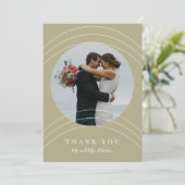 Moderne Foto-Namen Skript sage Grün Hochzeit Dankeskarte (Stehend Vorderseite)