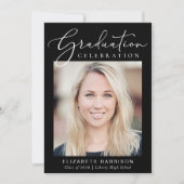 Moderne Foto Script Black Graduation Party Einladung (Vorderseite)