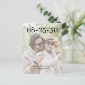 Moderne Foto Typografie Hochzeit speichern das Dat Ankündigungspostkarte (Stehend Vorderseite)