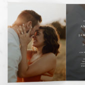 Moderne Foto-Typografie mit schwarzem Save the Dat Dreifach Gefaltete Einladung (Innen Erste Seite)