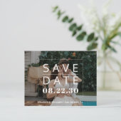 Moderne Foto-Typografie Schwarz-Weiß-Hochzeit Ankündigungspostkarte (Stehend Vorderseite)