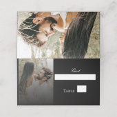 Moderne Foto- und Black Overlay-Hochzeit Platzkarte (Außenseite Aufgefaltet)