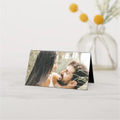 Moderne Foto- und Black Overlay-Hochzeit Platzkarte (Rückseite)