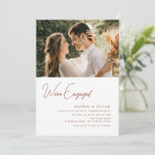 moderne Foto-Verlobung Einladung (Stehend Vorderseite)