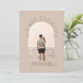 MODERNE FOTO-VERLOBUNG INVITE - Gemischte Farben Einladung (Stehend Vorderseite)