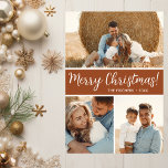 Moderne FotoCollage Feiertagskarte<br><div class="desc">Diese fantastische 3-Foto-Urlaubskarte mit "Frohe Weihnachten!" in einem modernen Script-Schriftart und Ihrem Familiennamen und Jahr in einem feinen Schriftart mit traditioneller Kappe,  beides weiß auf Terrakotta mit passender Terrakotta-Rücken,  ist ideal für den Versand an Ihre Familie und Freunde. Jeder wird Liebe bekommen neue Fotos Ihrer Familie!</div>