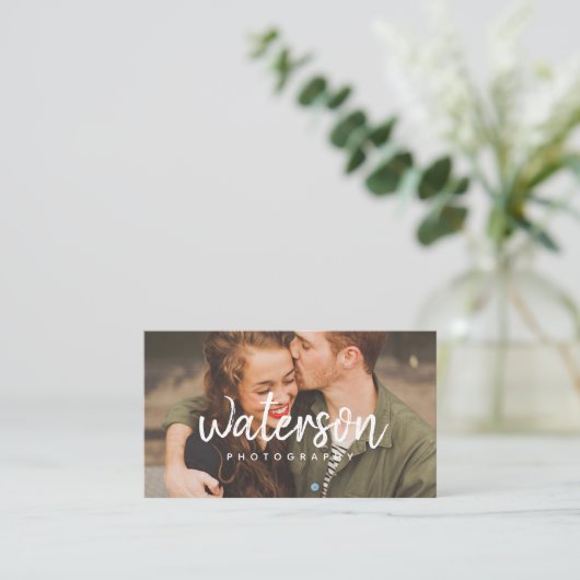 Moderne Fotografie Weißes Drehbuch | Visitenkarten Visitenkarte (Stehend Vorderseite)