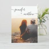 Moderne Fotos mit minimalistischer Schrift Einladung (Stehend Vorderseite)