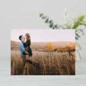 Moderne Fotos Script Wedding Save the Date Card Folieneinladung (Stehend vorne)
