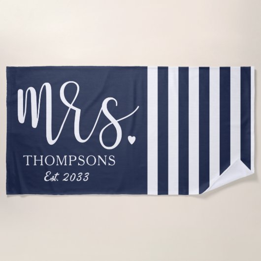 Moderne Frau Script Nautical Navy & White Stripes Strandtuch (Vorderseite)