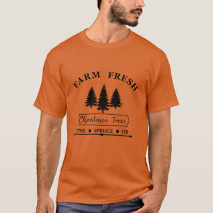 Moderne frische Weihnachtstannen auf dem Bauernhof T-Shirt