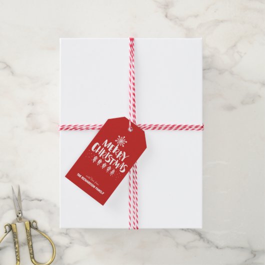 Moderne frohe Weihnachten White Script Holly Jolly Geschenkanhänger (Mit Garn)