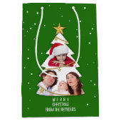 Moderne frohe Weihnachtsbaume Foto Collage Green Mittlere Geschenktüte (Vorderseite)