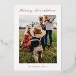 Moderne frohe Weihnachtsfamilie 4 Foto Folien Feiertagskarte<br><div class="desc">Frohe Weihnachtskarte: ein zeitgenössisches Design,  mit einer einfachen Typografie und 4 Familienfotos zum Hinzufügen.</div>