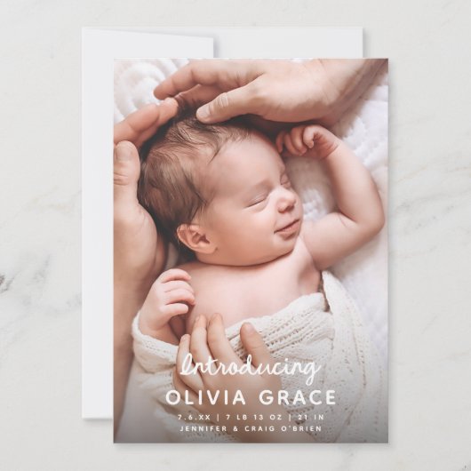 Moderne Fun Script Einführung Baby Birth Ankündigung (Vorderseite)