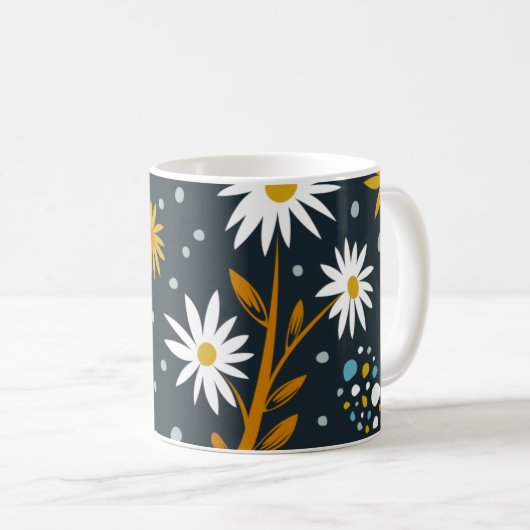 Moderne Gänseblümchen-Muster auf Dunkelblau Kaffeetasse (VorderseiteRechts)