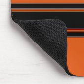 Moderne gebrannte Orange, die Streifen mit Namen Mousepad (Ecke)