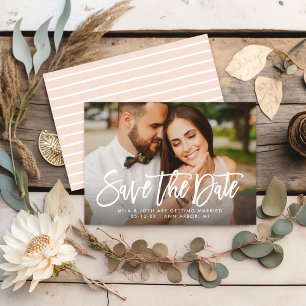 Moderne gebürstete Schrift-Rouge-Streifen-Hochzeit Save The Date