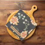 Moderne gelbe Blumen & Kraft Personalisiertes Gesc Geschirrtuch<br><div class="desc">Dieses moderne Aquarell-Design besticht durch helle und fröhliche gelbe Blume, die in einem hübschen Bouquet angeordnet sind. Das Kunstwerk wird mit dem zarten und durchsichtigen Aquarellmittel erstellt, das den Blume eine weiche und verträumte Qualität verleiht. Das Design kann mit einem Namen Ihrer Wahl personalisiert werden, was es zu einem nachdenklichen...</div>